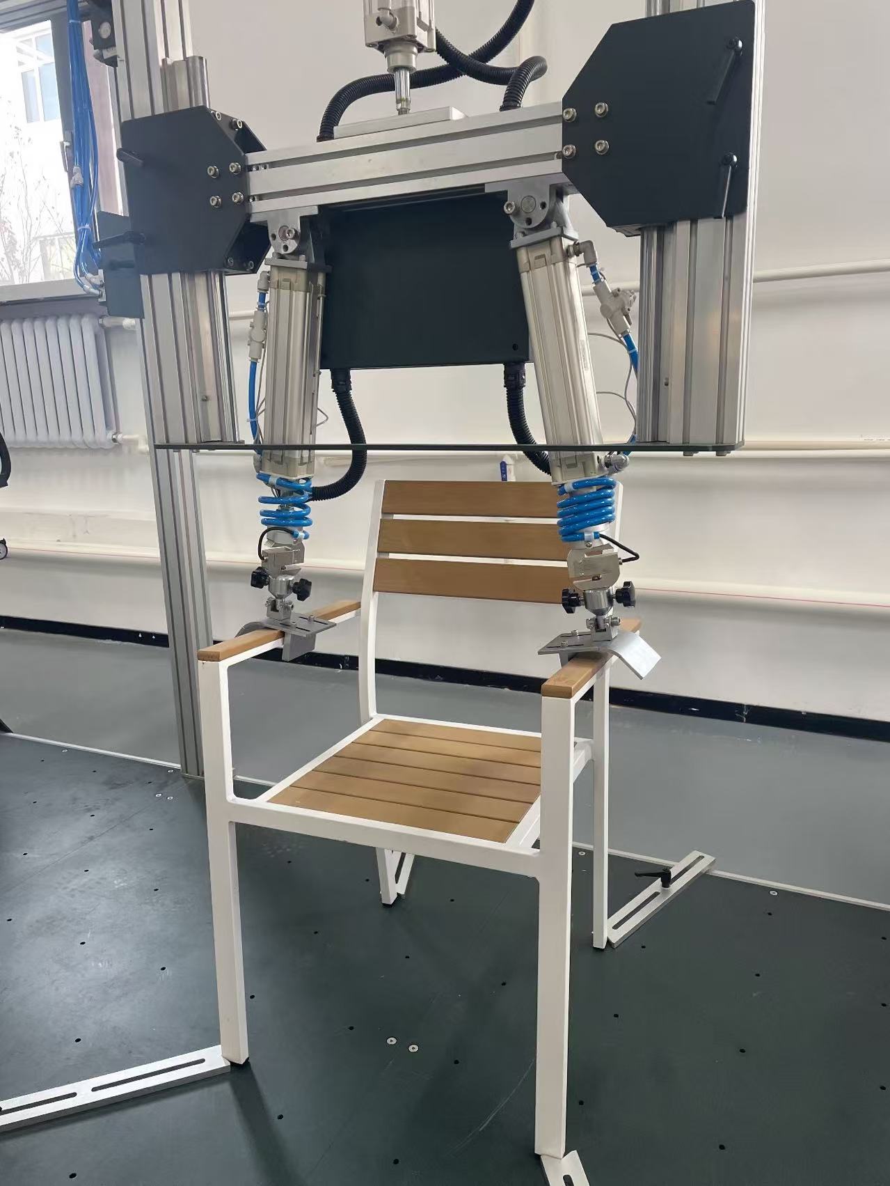 Dihao Furniture Ensures Stable Large-Scale Delivery with In-House Manufacturing Strength